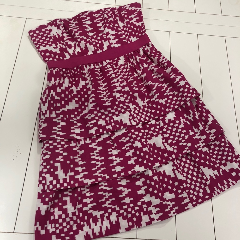 Banana Republic pink and white tiered dress